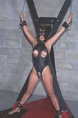Cliquez sur cette photo gratuite de bdsm bondage 2 pour accder  la zone membre de bdsm.